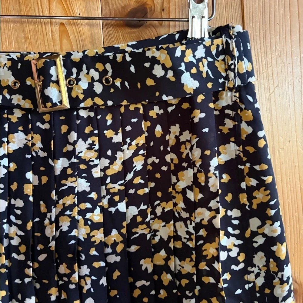 NEW MOLLY BRACKEN Elsa pleated Skirt